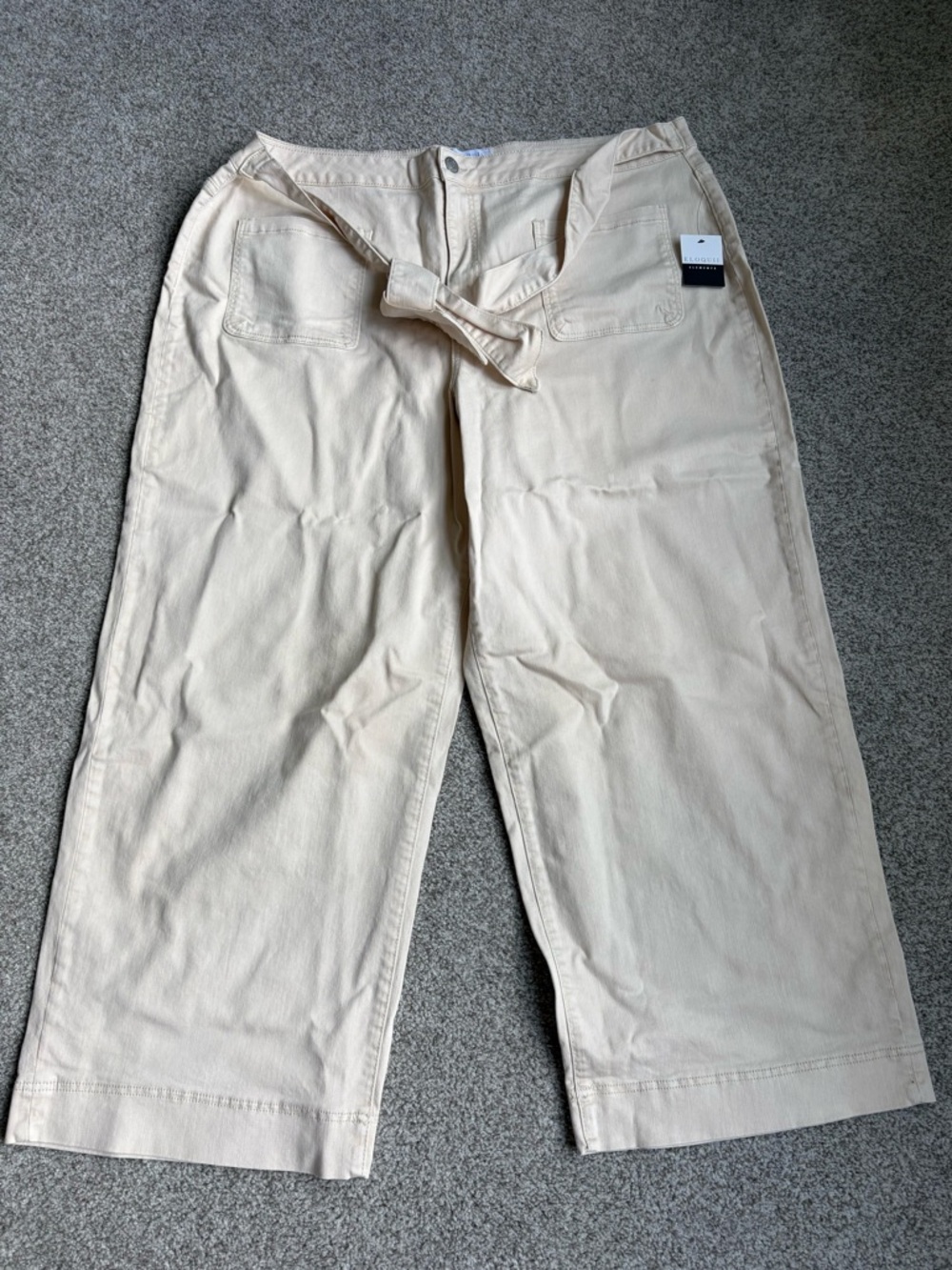 Eloquii Cream Wide-Leg Cropped Pants